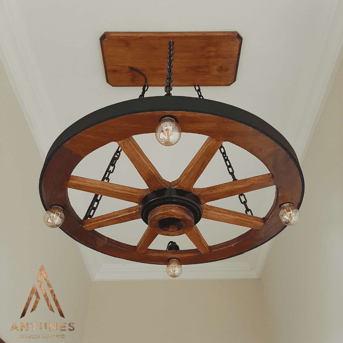 Lustre Rústico Roda de Carroça 60cm Madeira Maciça 4 Lâmpadas Bivolt Teto Retro Antunes ( não acompanha lampadas ) - Imagem 13