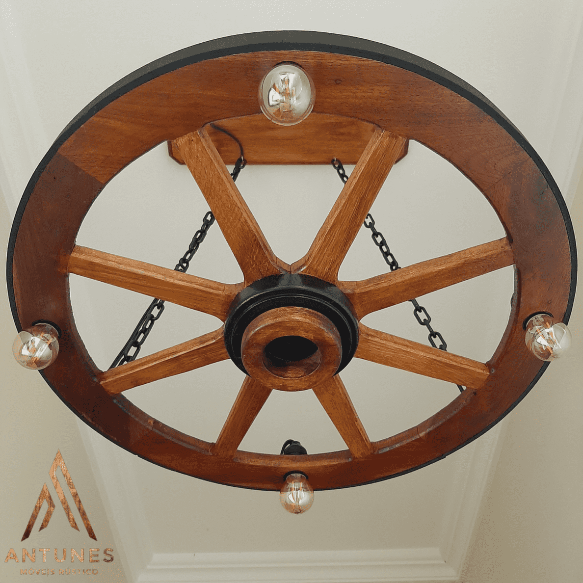 Lustre Rústico Roda de Carroça 60cm Madeira Maciça 4 Lâmpadas Bivolt Teto Retro Antunes ( não acompanha lampadas ) - Imagem 9