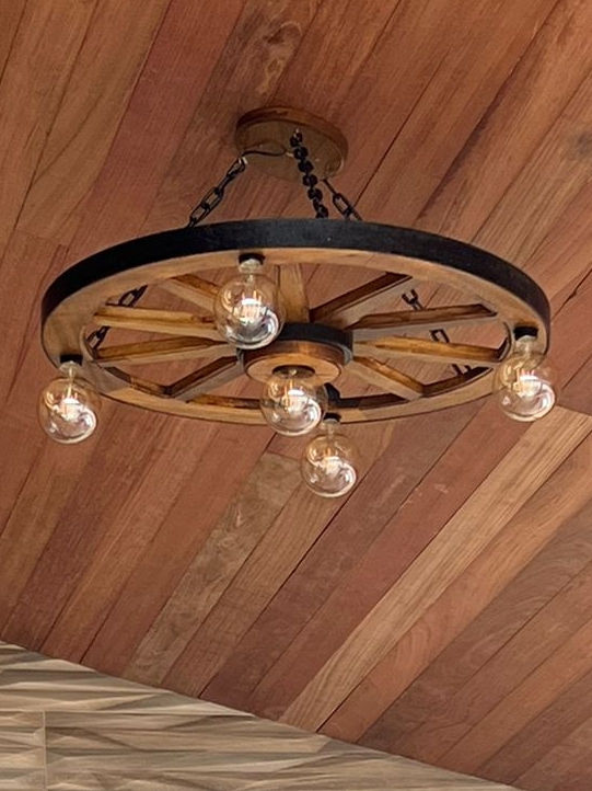 Lustre Rústico Roda de Carroça 70cm 5 Lâmpadas Madeira Maciça Retrô Artesanal – Antunes (não acompanha lampadas) - Imagem 22