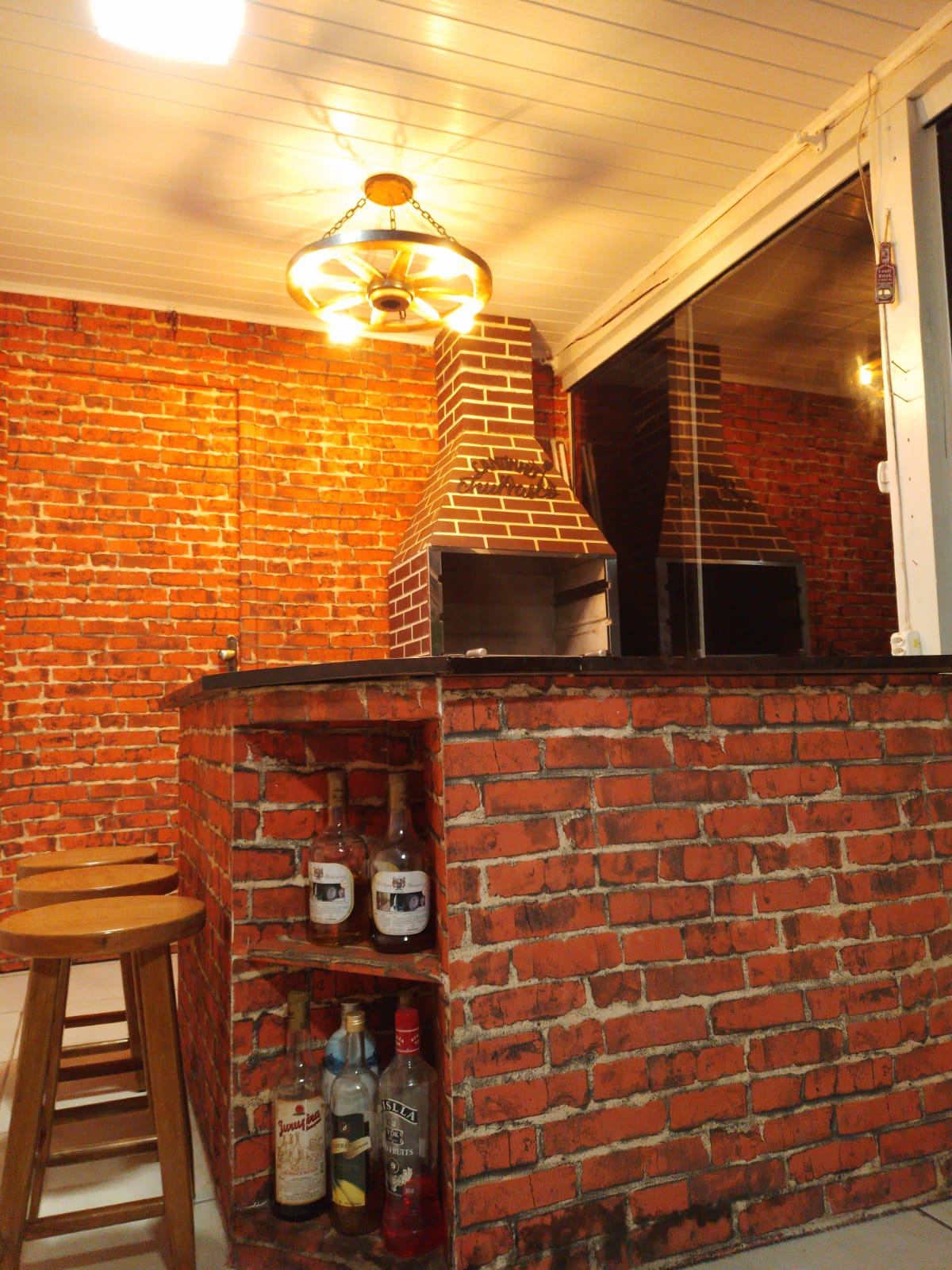 Lustre Rústico Roda de Carroça 60cm Madeira Maciça 4 Lâmpadas Bivolt Teto Retro Antunes ( não acompanha lampadas ) - Imagem 3