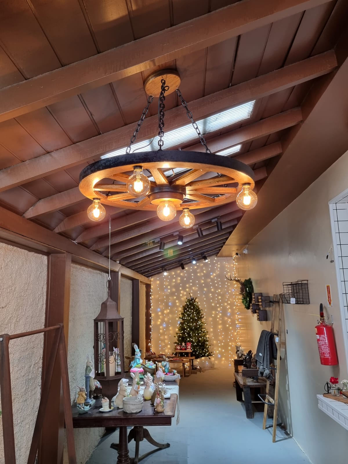 Lustre Rústico Roda de Carroça 70cm 5 Lâmpadas Madeira Maciça Retrô Artesanal – Antunes (não acompanha lampadas) - Imagem 14