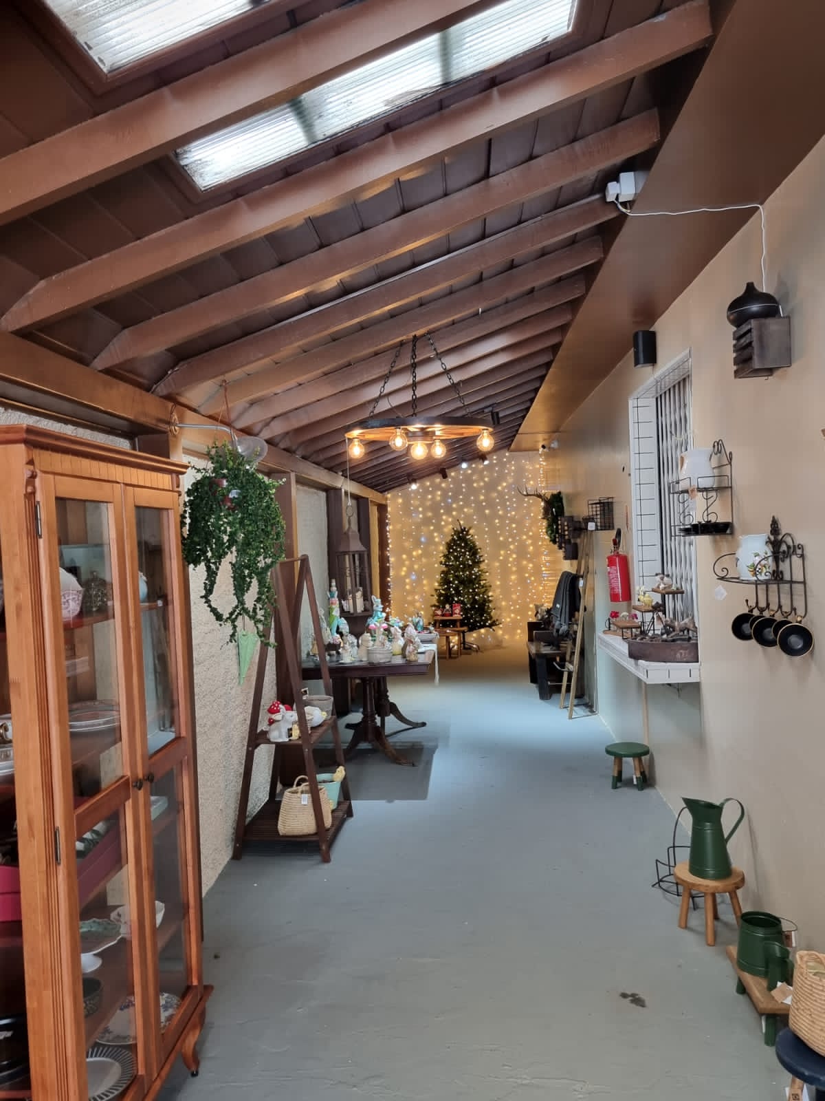 Lustre Rústico Roda de Carroça 70cm 5 Lâmpadas Madeira Maciça Retrô Artesanal – Antunes (não acompanha lampadas) - Imagem 10