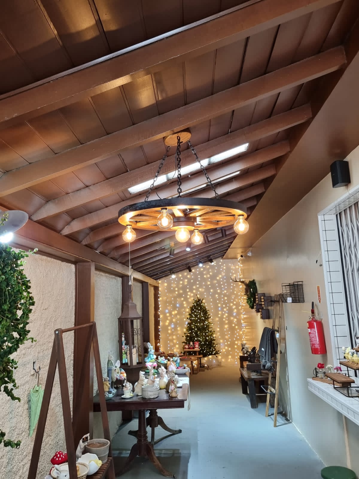 Lustre Rústico Roda de Carroça 70cm 5 Lâmpadas Madeira Maciça Retrô Artesanal – Antunes (não acompanha lampadas) - Imagem 12