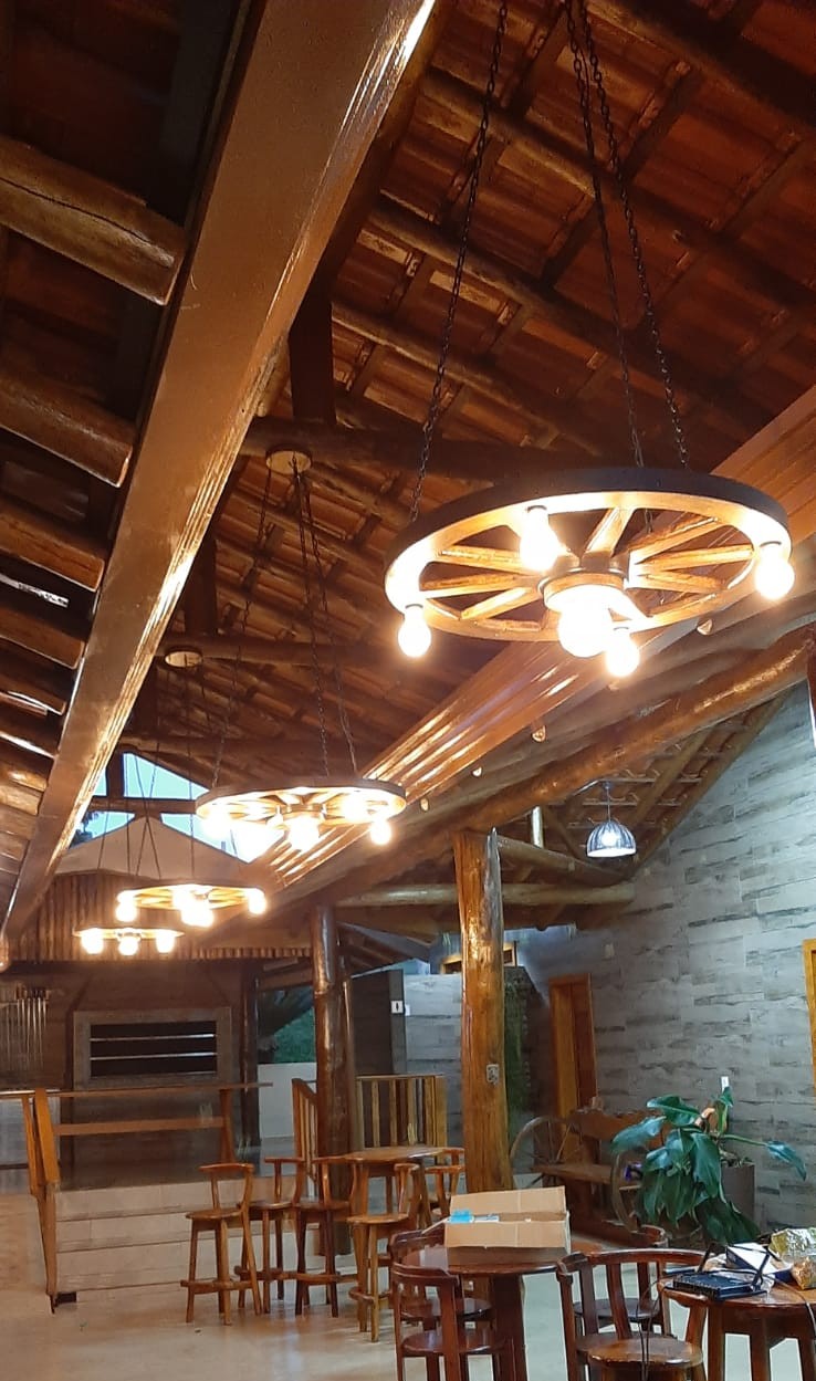 Lustre Gigante Rústico 90cm 5 Bocal Madeira Maciça Retrô Artesanal – Antunes (não acompanha lampadas) - Imagem 3