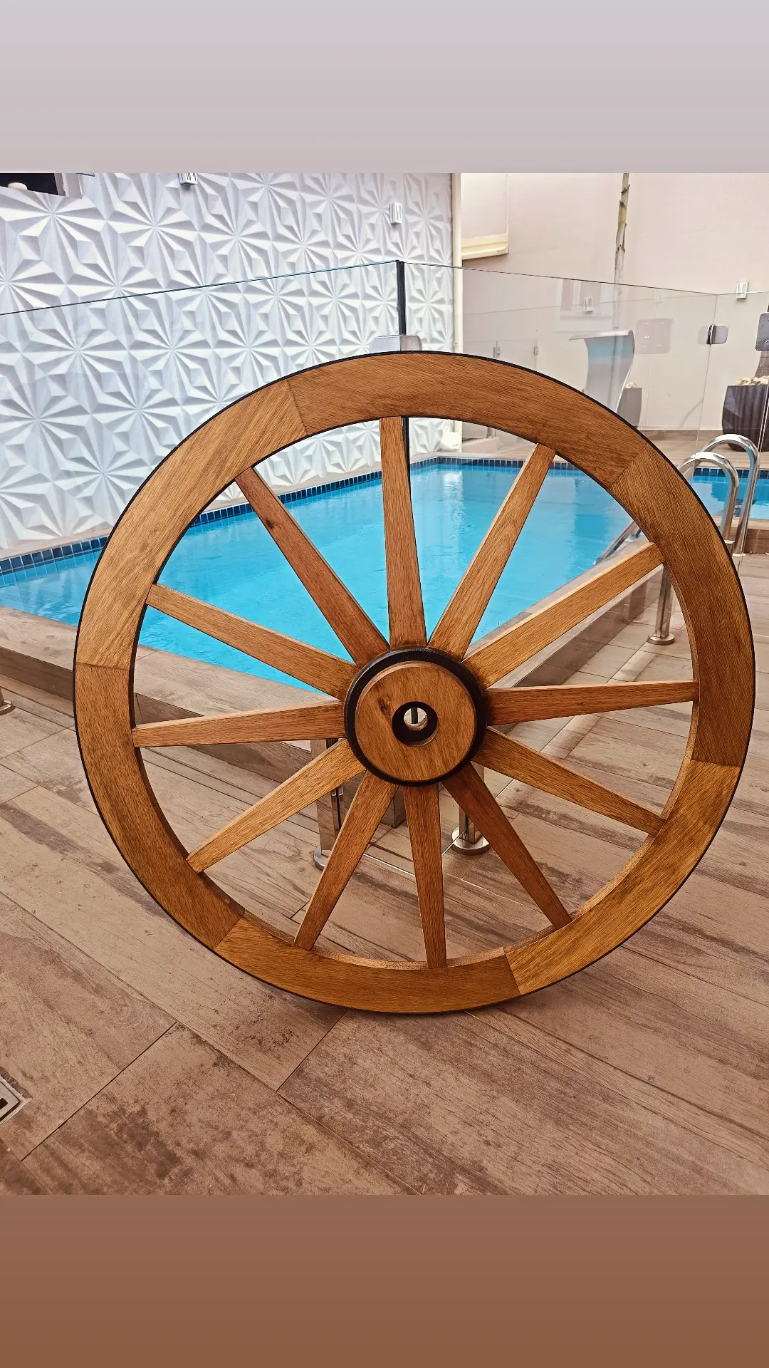 Roda de Carroça Gigante 90cm Madeira Maciça Decoração Rústica – Antunes - Imagem 8