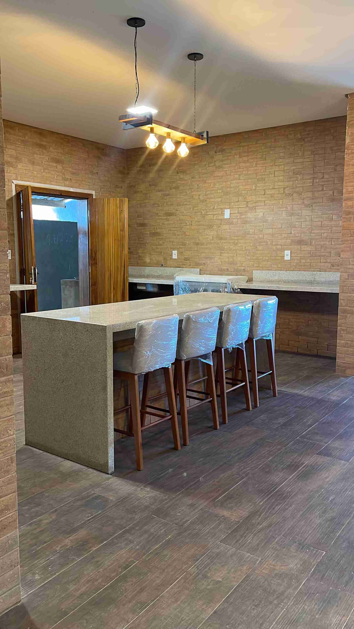 Pendente Rústico Industrial 95cm 3 Lâmpadas Madeira Maciça – Antunes (não acompanha lampadas) - Imagem 2