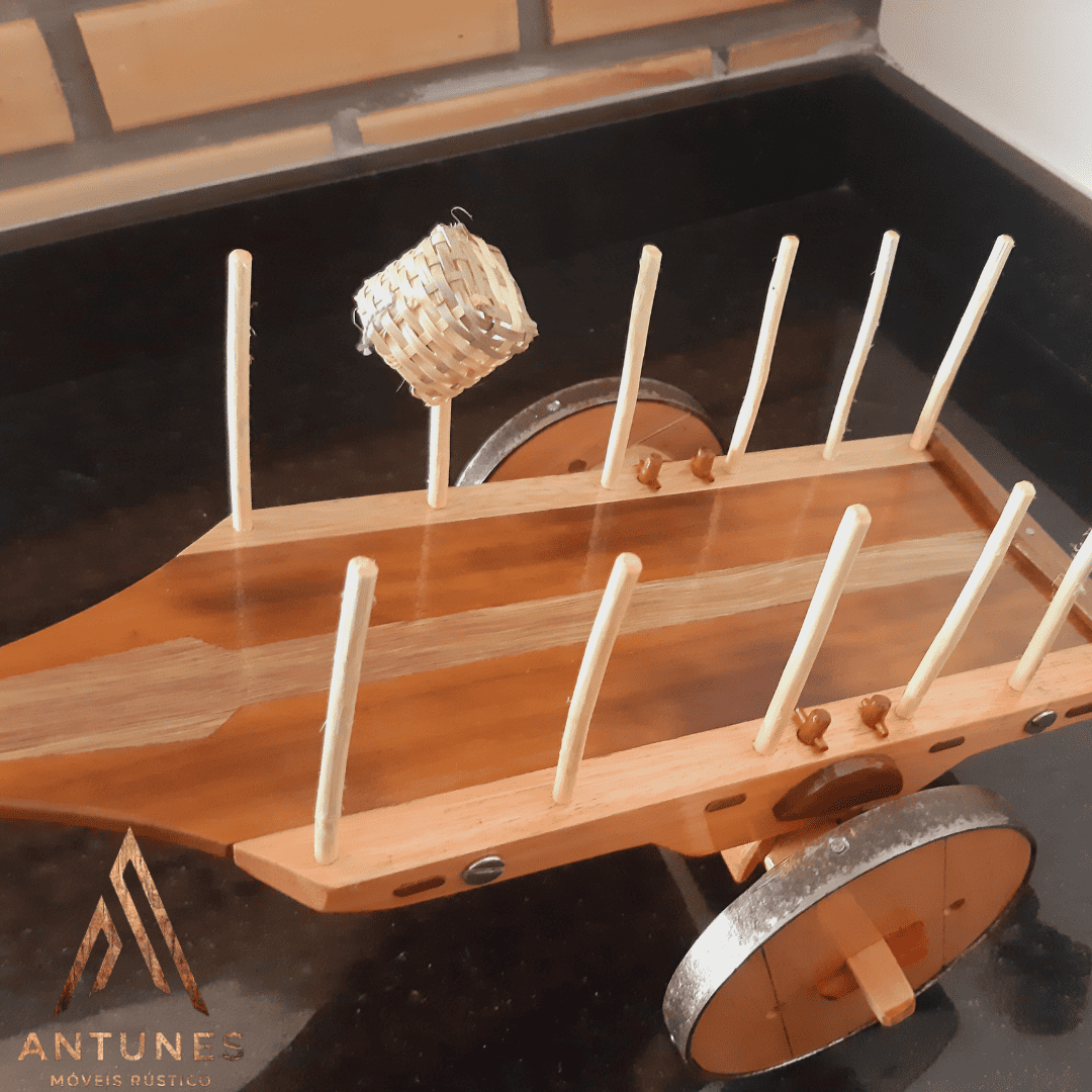 Carro de Boi Miniatura Rústica em Madeira Nobre – Decoração Fazenda, Roça, Vintage Artesanal - Imagem 3